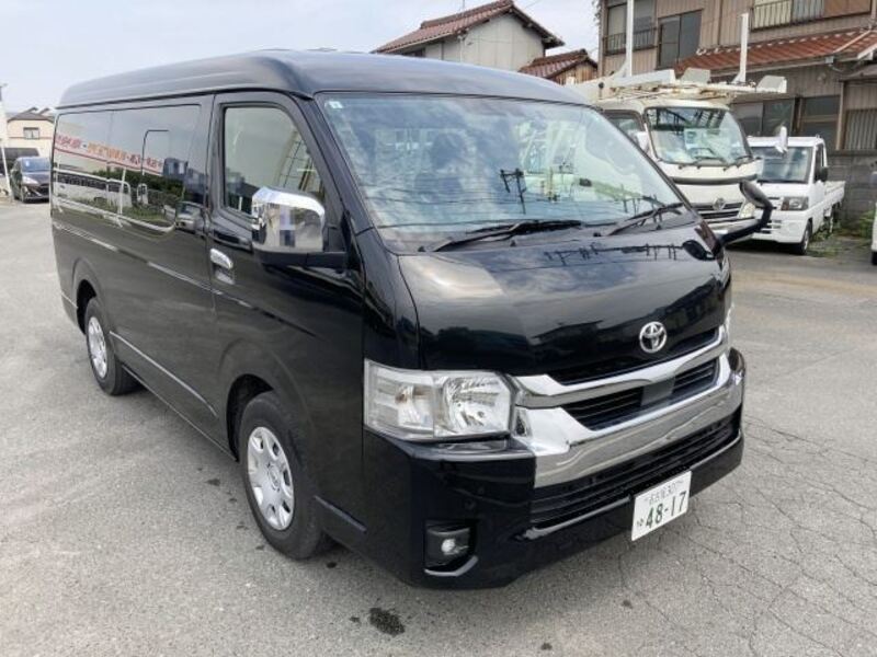 TOYOTA HIACE