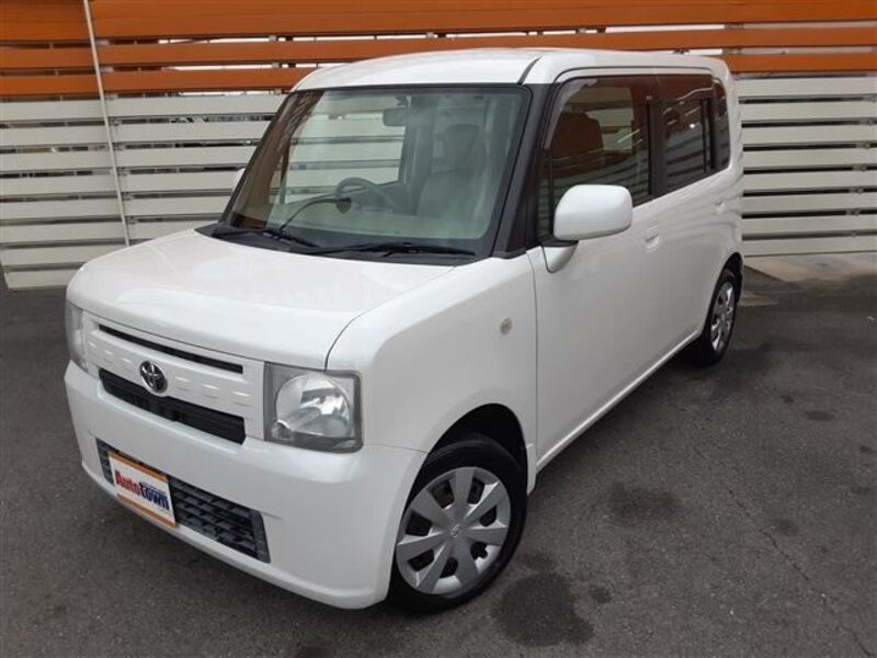 TOYOTA PIXIS SPACE