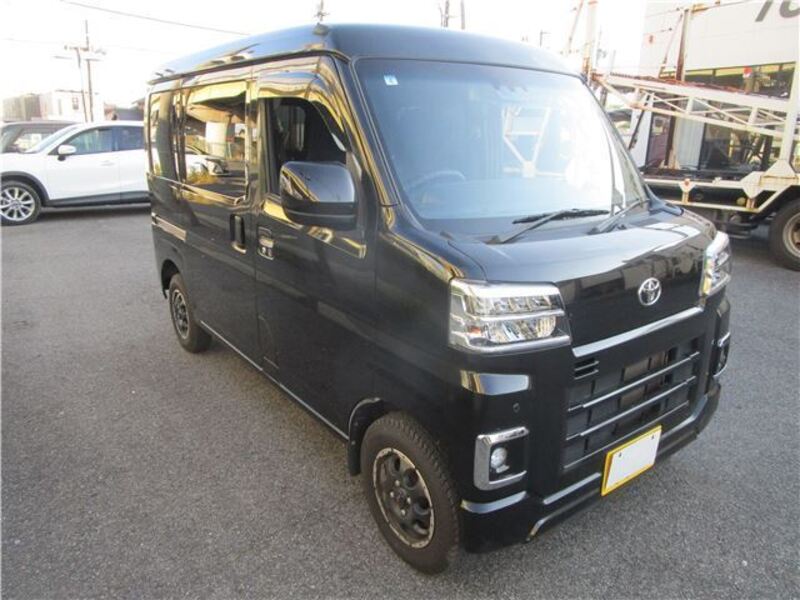 TOYOTA PIXIS VAN