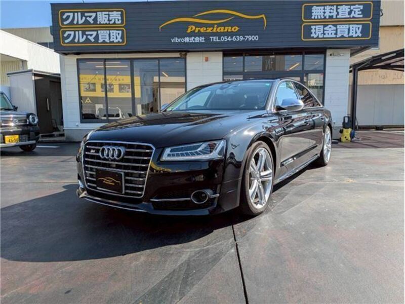 AUDI S8