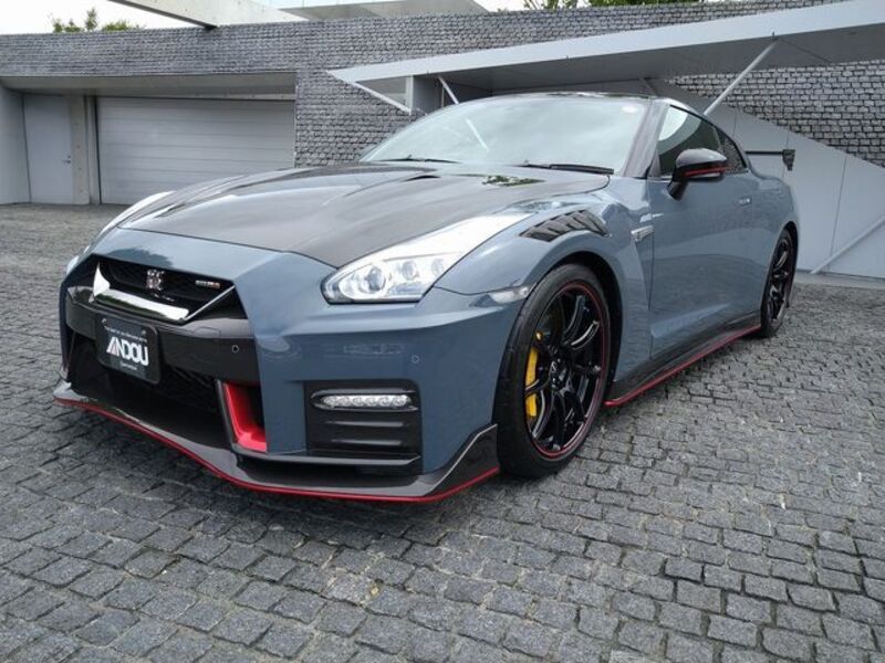 NISSAN GT-R