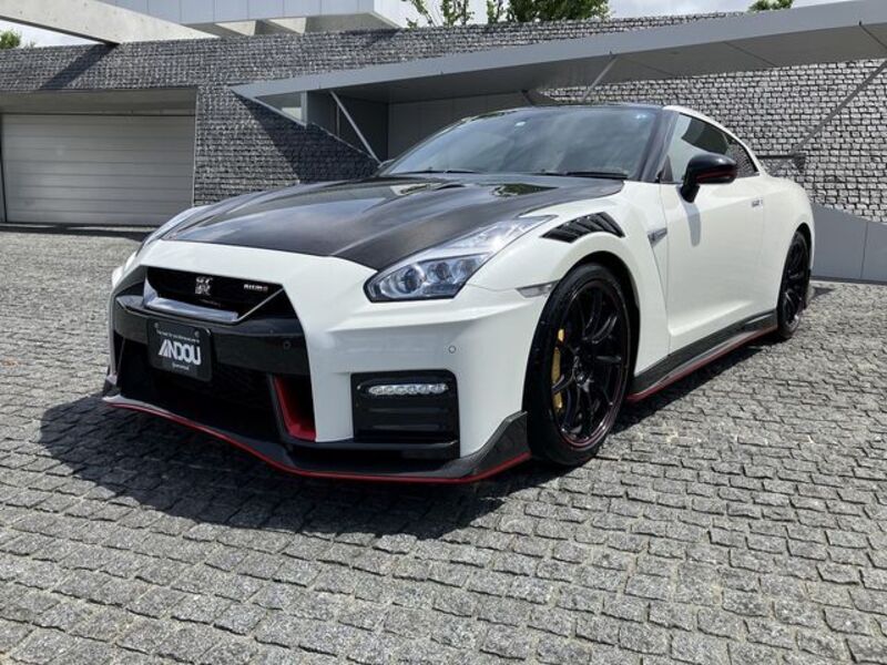 NISSAN GT-R