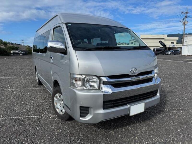 TOYOTA HIACE WAGON