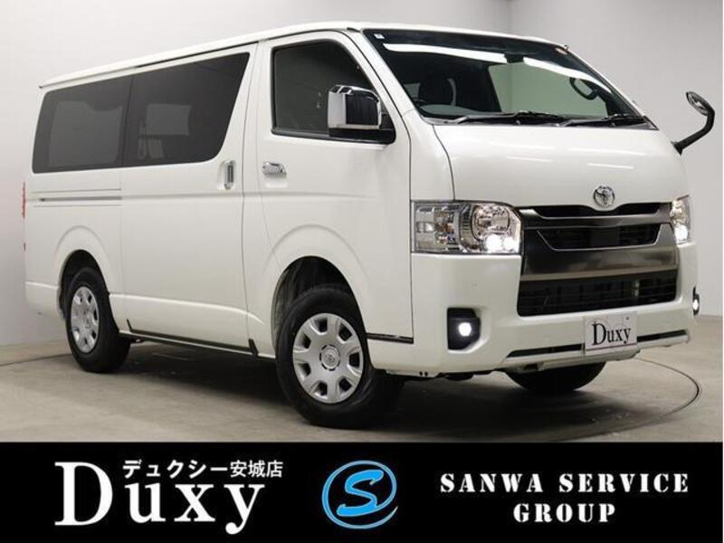 TOYOTA HIACE VAN