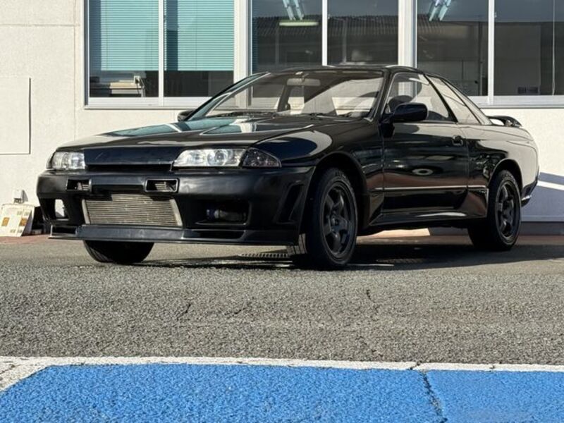 NISSAN SKYLINE