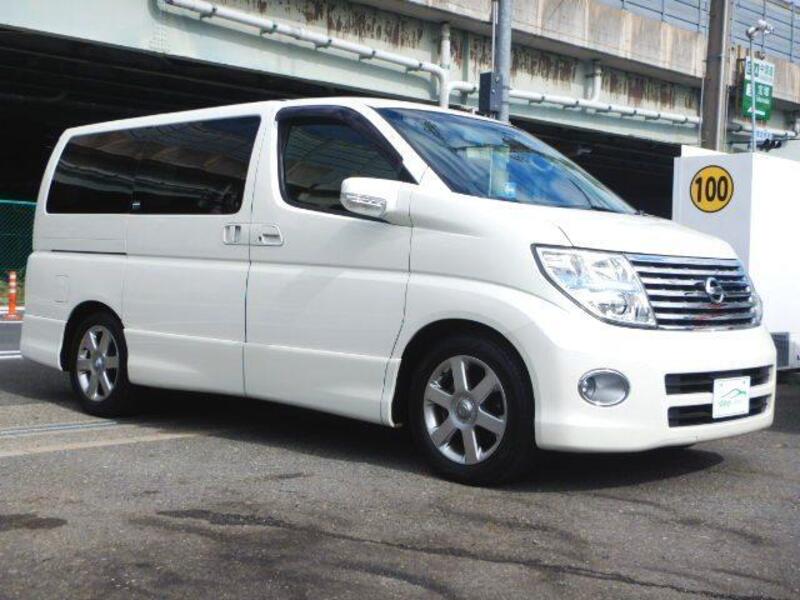 NISSAN ELGRAND