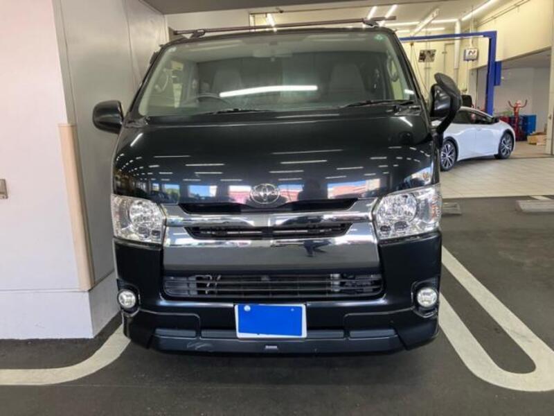TOYOTA HIACE VAN