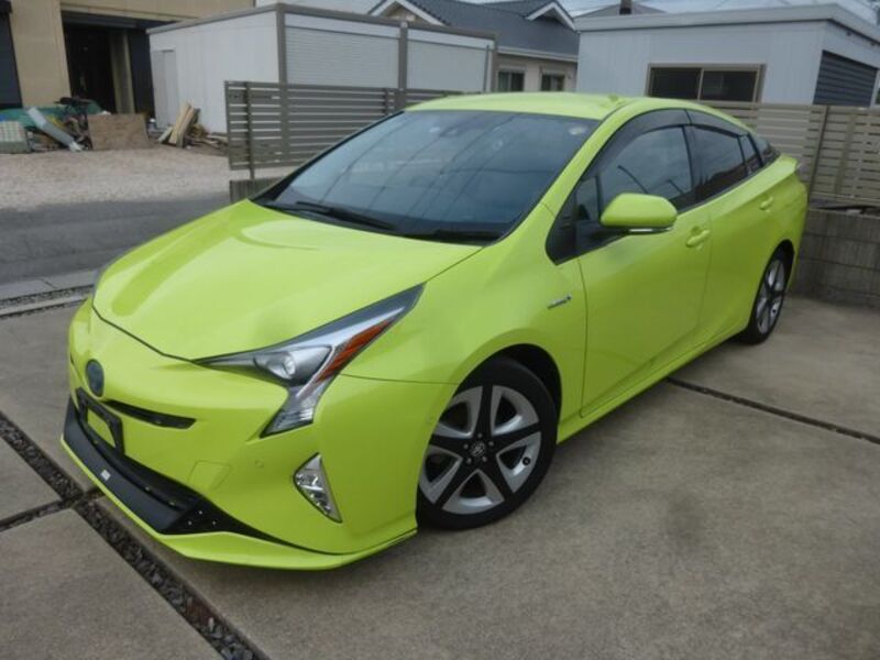 TOYOTA PRIUS