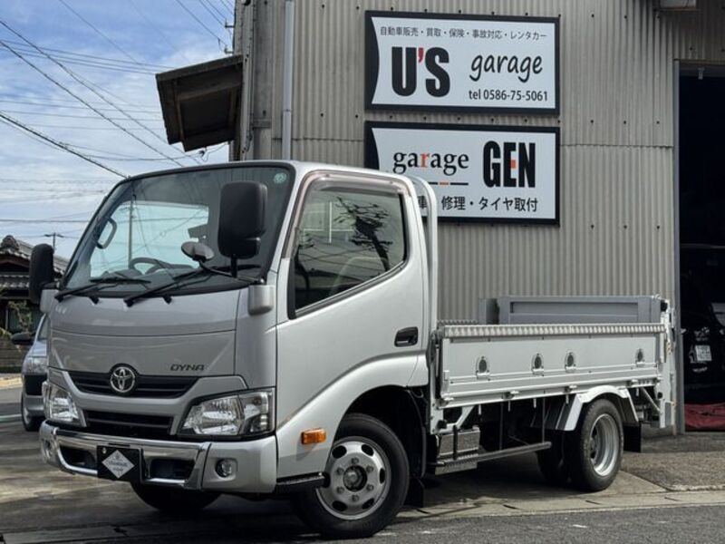 TOYOTA DYNA