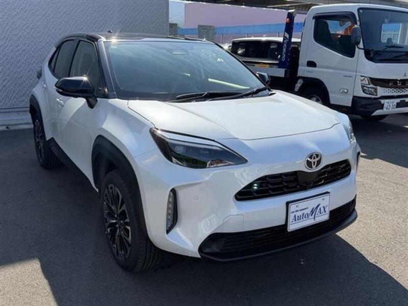 YARIS CROSS