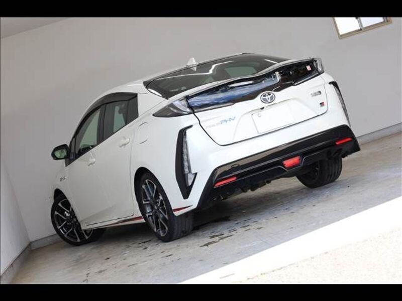 PRIUS PHV