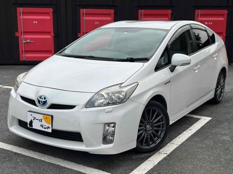 TOYOTA PRIUS