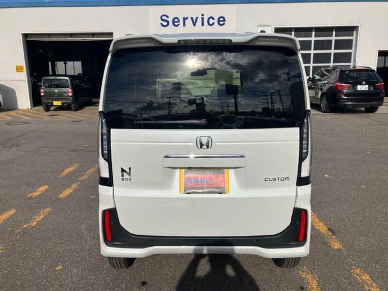 N BOX CUSTOM
