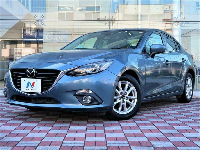 MAZDA　AXELA