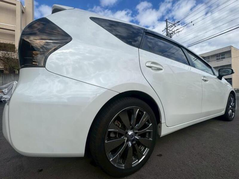 PRIUS ALPHA