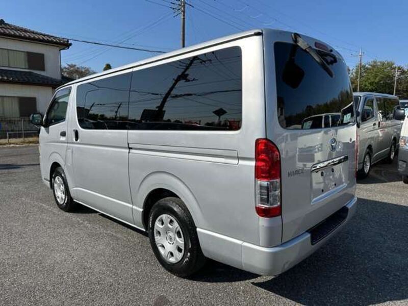 HIACE VAN