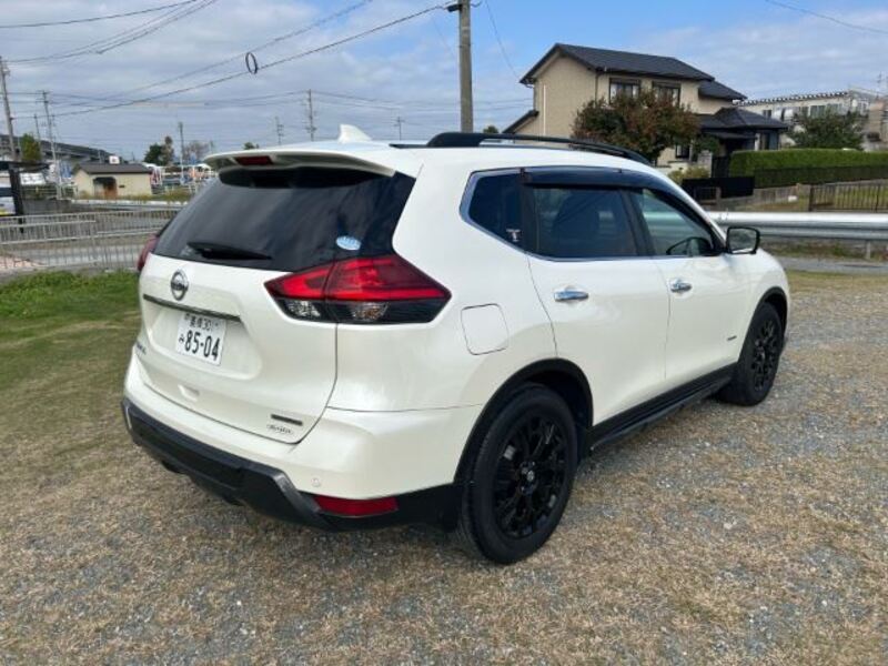 X-TRAIL
