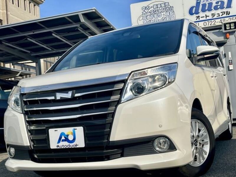 TOYOTA NOAH