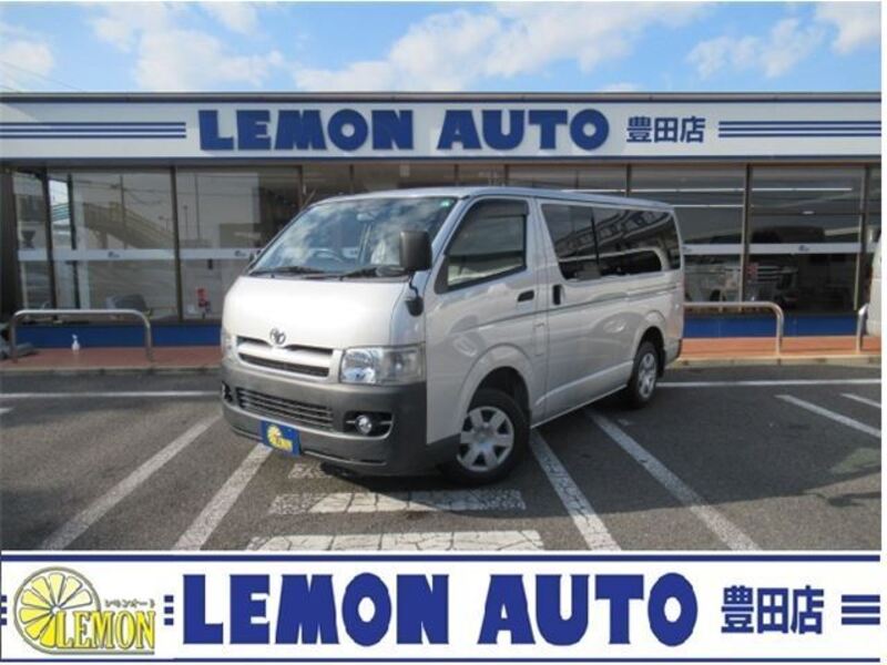 TOYOTA HIACE