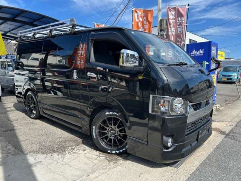 TOYOTA HIACE VAN