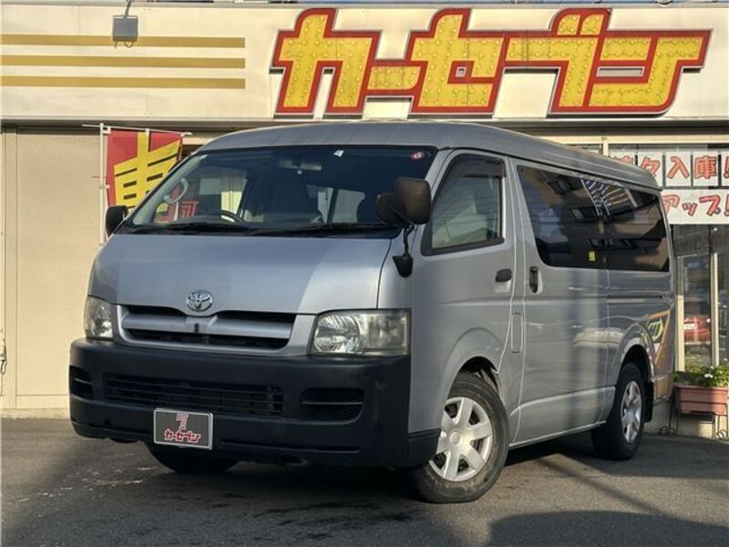 TOYOTA HIACE