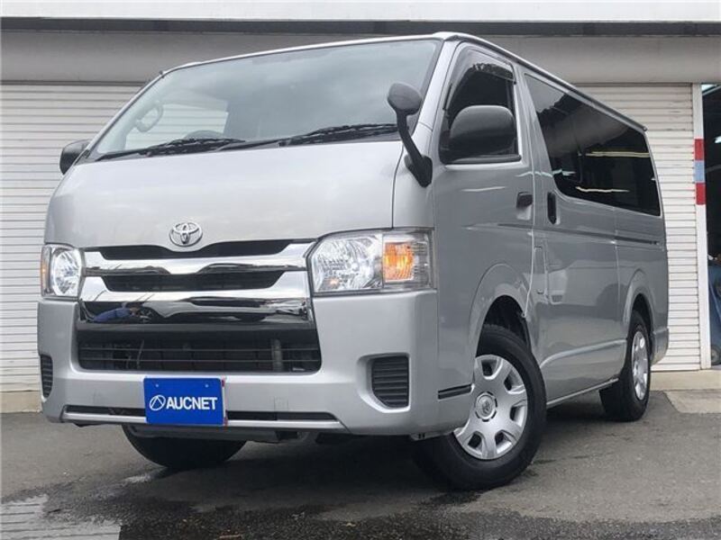 TOYOTA HIACE VAN