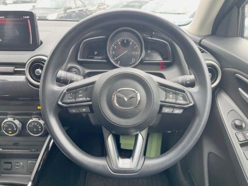 MAZDA2