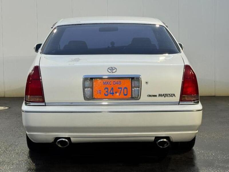 CROWN MAJESTA