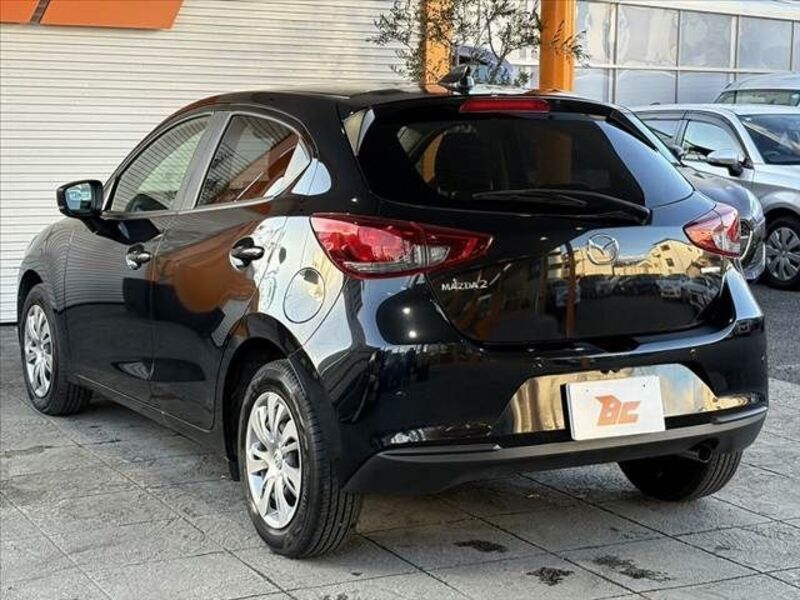 MAZDA2