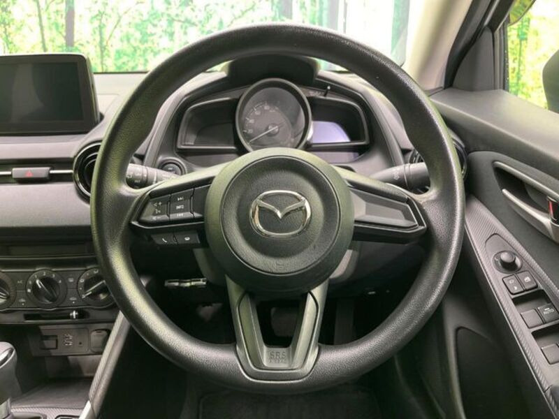 MAZDA2