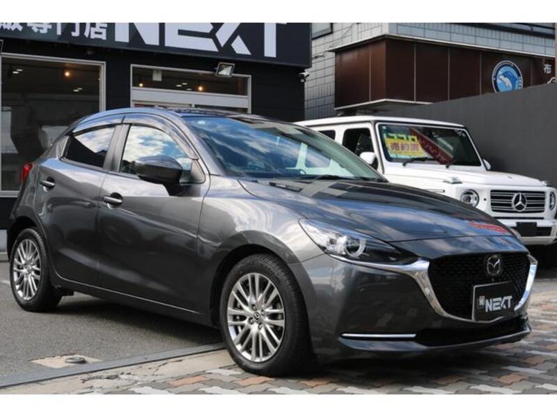 MAZDA2