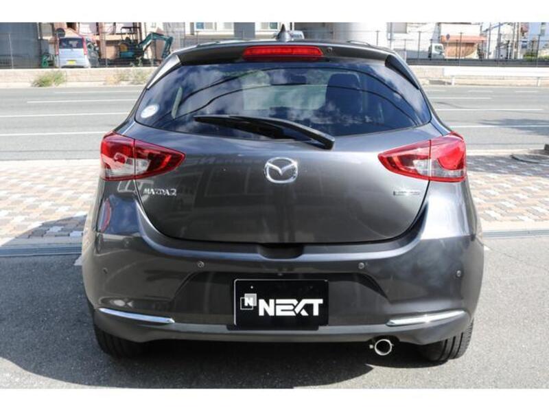 MAZDA2