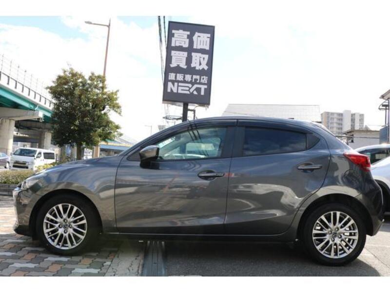 MAZDA2