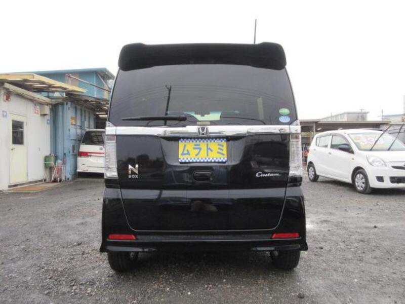 N BOX CUSTOM