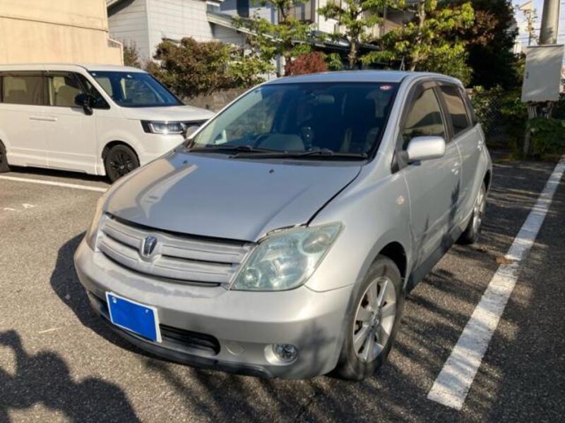 TOYOTA IST