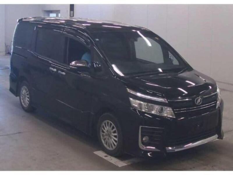 TOYOTA VOXY