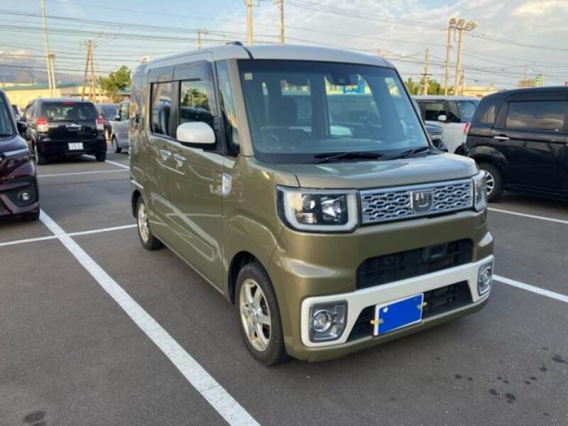 DAIHATSU WAKE