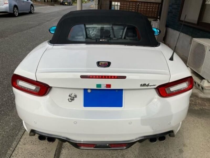 ABARTH 124 SPIDER