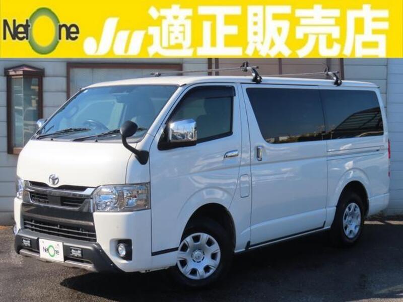 TOYOTA HIACE VAN