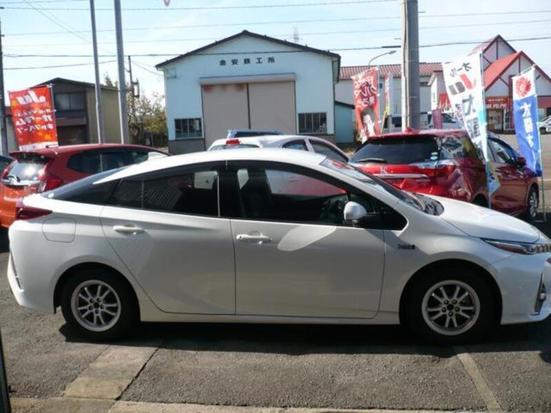 PRIUS PHV