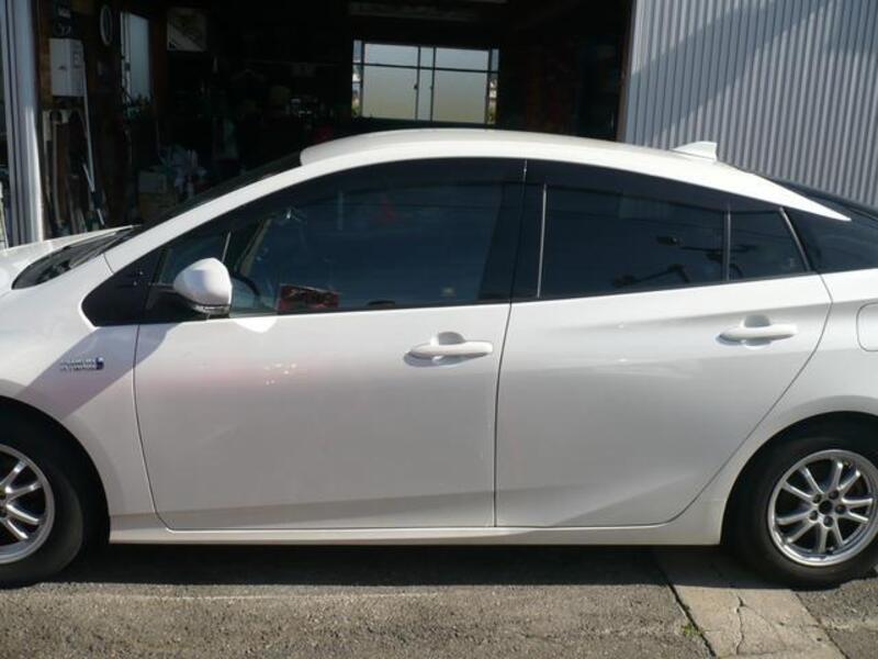 PRIUS PHV