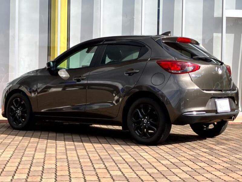 MAZDA2