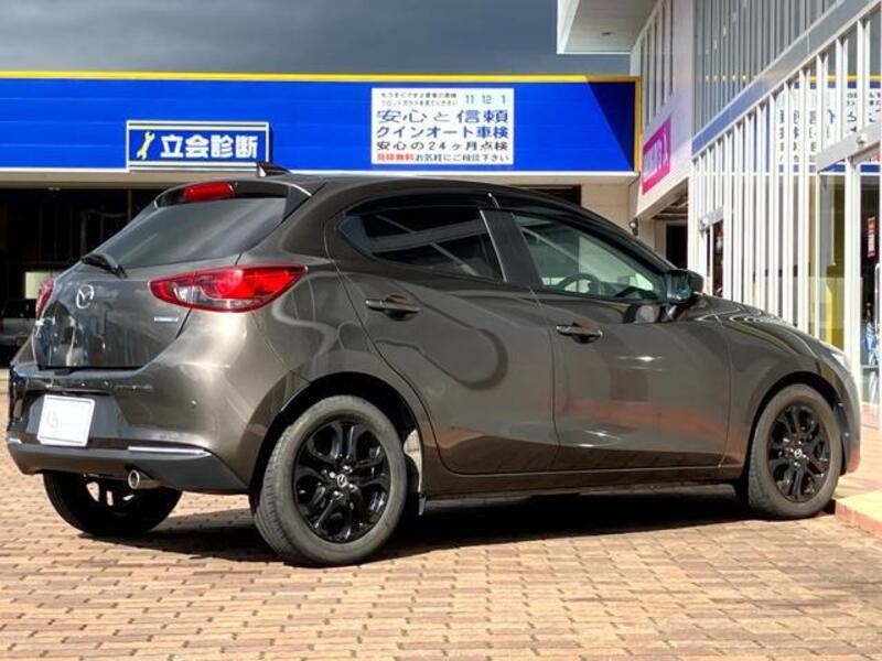 MAZDA2