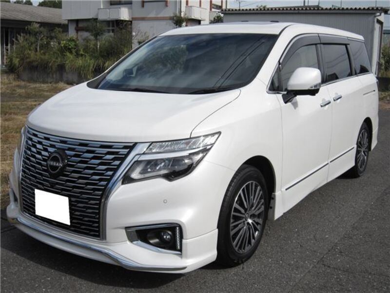 NISSAN ELGRAND