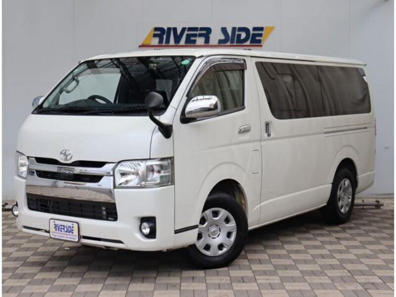 TOYOTA HIACE VAN