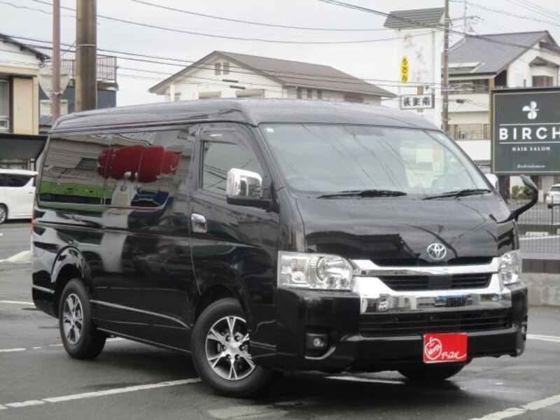 TOYOTA HIACE