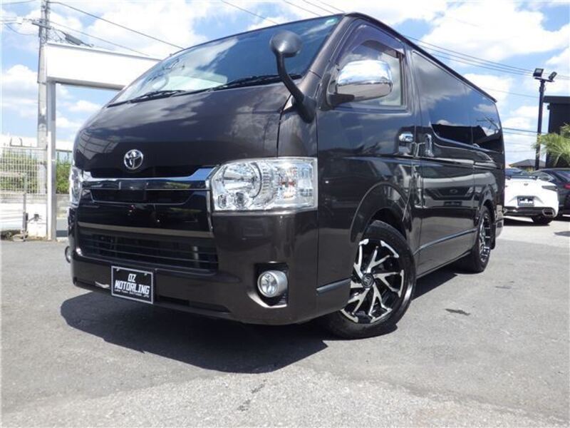 TOYOTA HIACE VAN