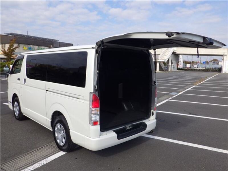 HIACE VAN