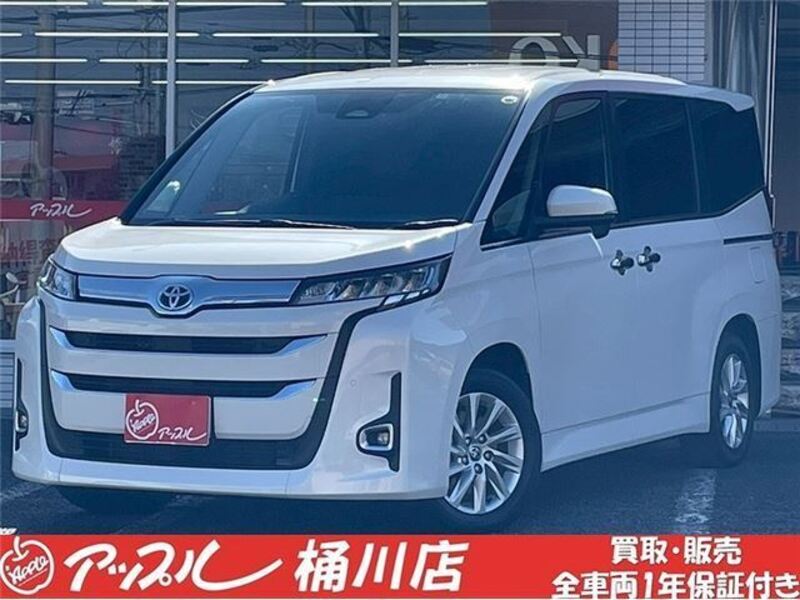 TOYOTA NOAH
