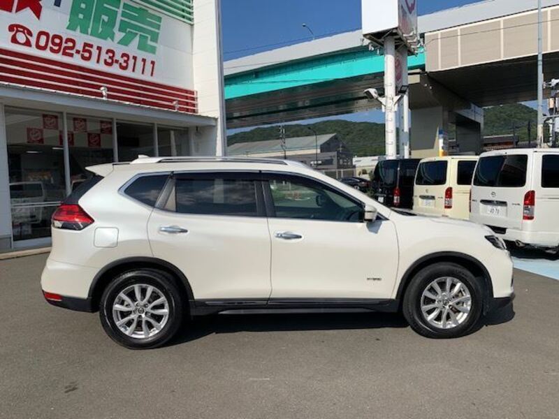 X-TRAIL